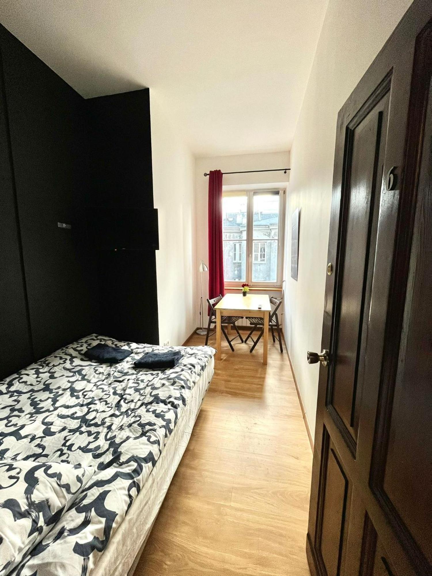 Bezagenta Rooms Centrum Βαρσοβία Δωμάτιο φωτογραφία